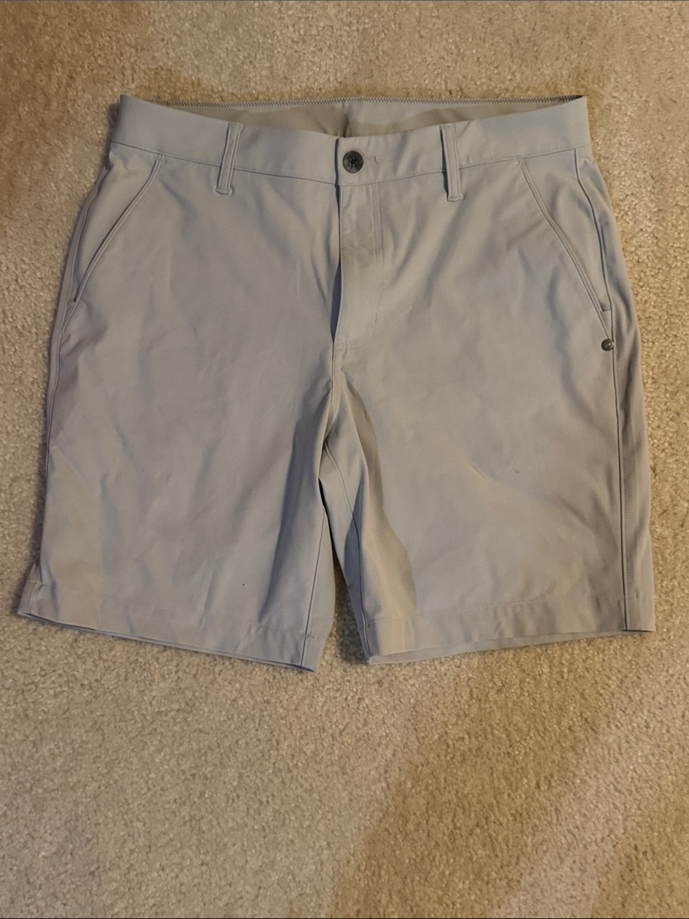 Vuori Men’s Meta Short - size 31 - light grey